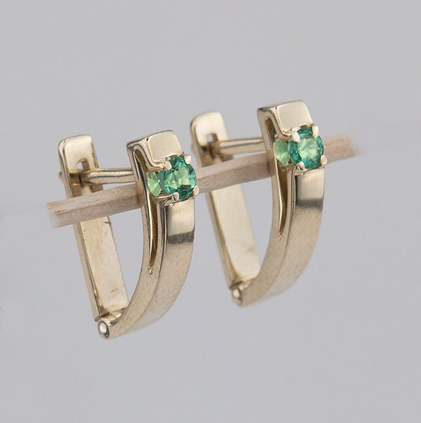 gem-earringsemeralds